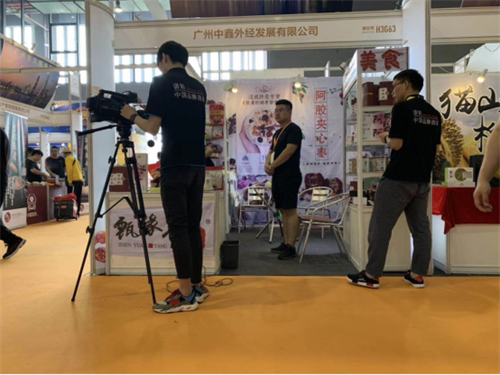 2019食品展上CCTV采访我会会员企业